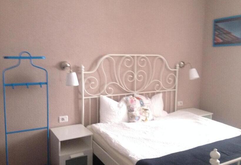Семейный Номер Классика, Artmotel & Bistro