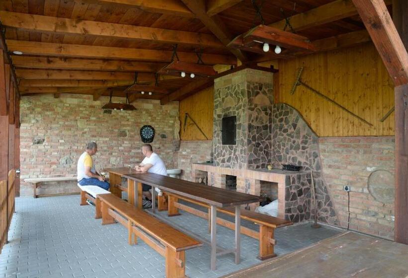 Дом 1 Спальня, Ubytování U Rybníka Bořetice