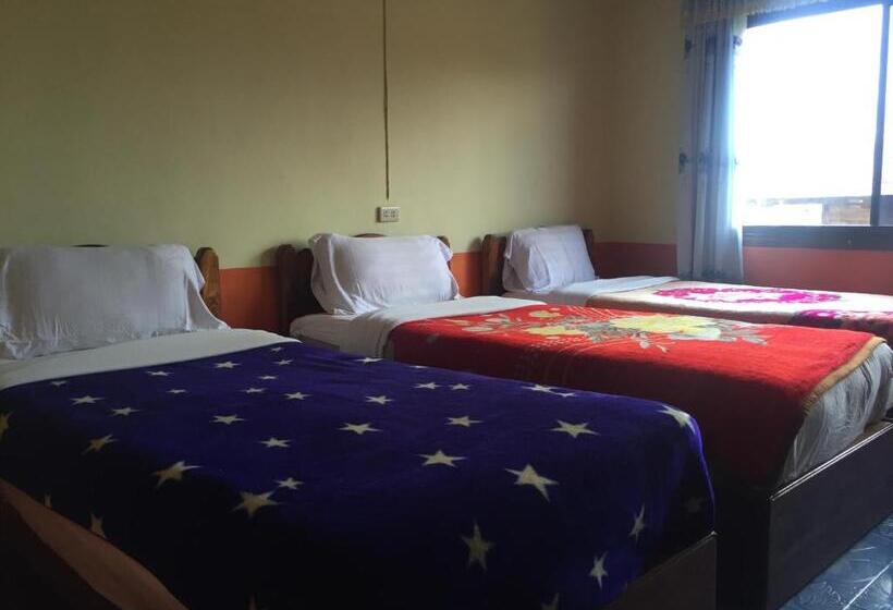 اتاق لوکس سه تخته, Oudomphone Guesthouse 2
