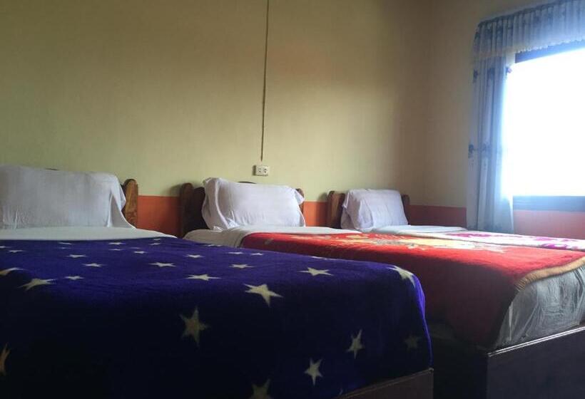 اتاق لوکس سه تخته, Oudomphone Guesthouse 2