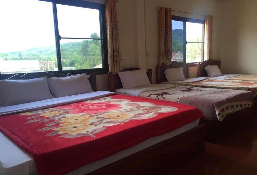 اتاق لوکس چهار تخته, Oudomphone Guesthouse 2