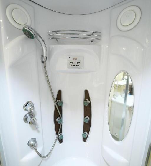 اتاق استاندارد چهار تخته, Trident