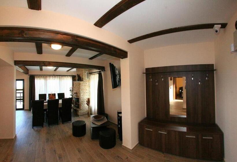 ویلای 1 خوابه, Vila Romanita