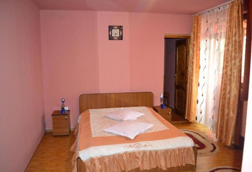 Семейный Номер, Pensiunea Soreanca