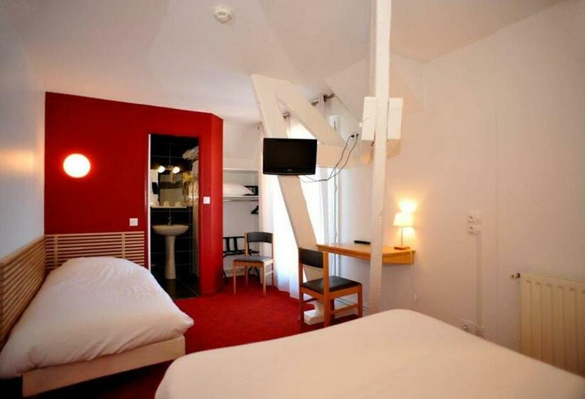 Номер Стандарт Трехместный, Hôtel Chez Pierre D'agos