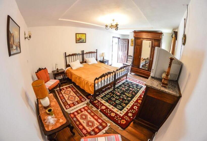 컴포트 룸, Casa Veche