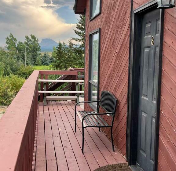 Люкс с Балконом, Bear Country Inn And Suites
