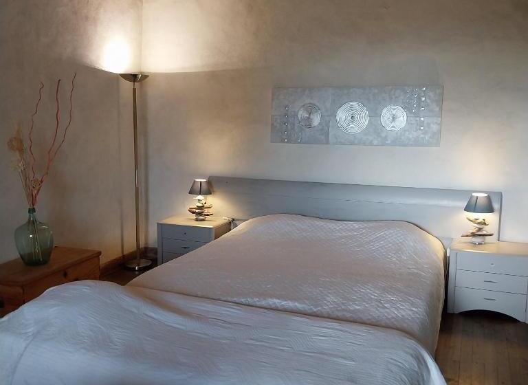 Семейный Номер, Chambres D Hotes Manoir Le Cristal  Futuroscope à Petit Prix