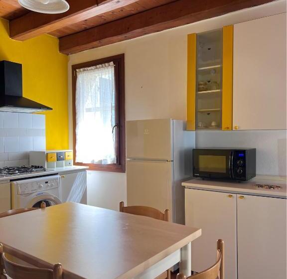 带花园景观的标准工作室, Agriturismo Principe Pio
