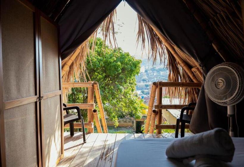 Шале 1 Спальня, Traveler Hostel