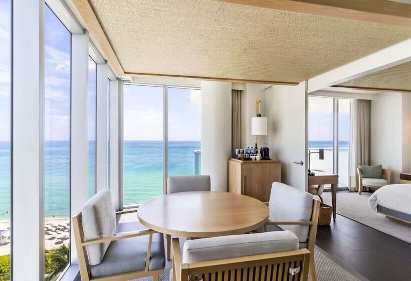 带大床的套房, Eden Roc Miami Beach