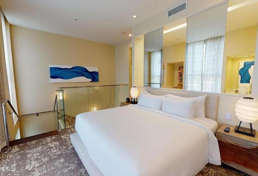 带大床的标准间, Eden Roc Miami Beach