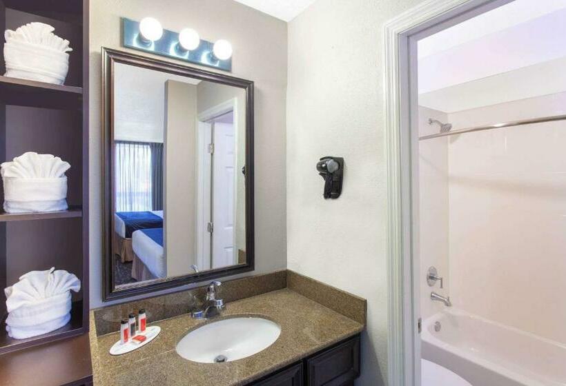 اتاق لوکس با چشم‌انداز استخر, Grand Hotel Orlando At Universal Blvd   Shuttle To Theme Parks