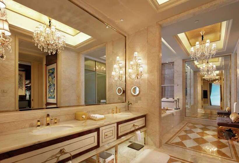 Люкс Кровать Кинг, Hilton Miami Downtown