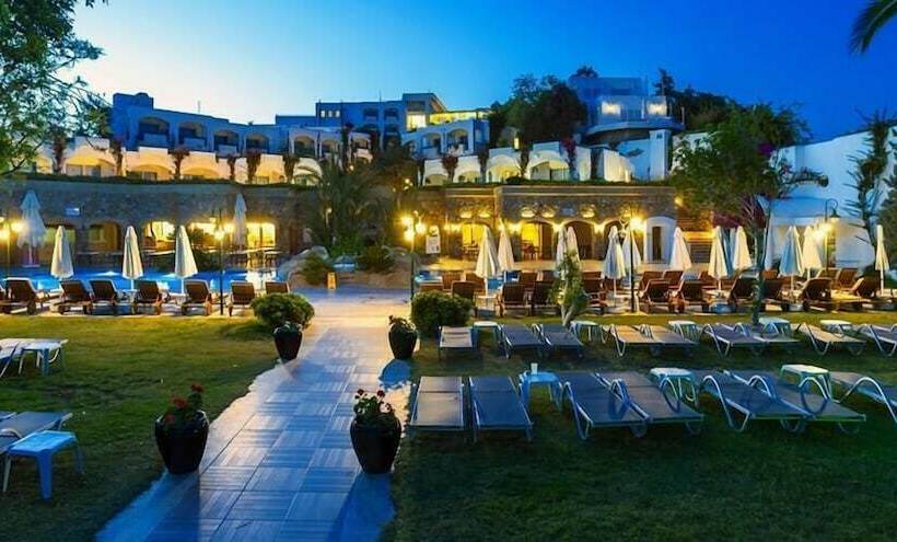 Семейный Номер, Royal Asarlik Beach
