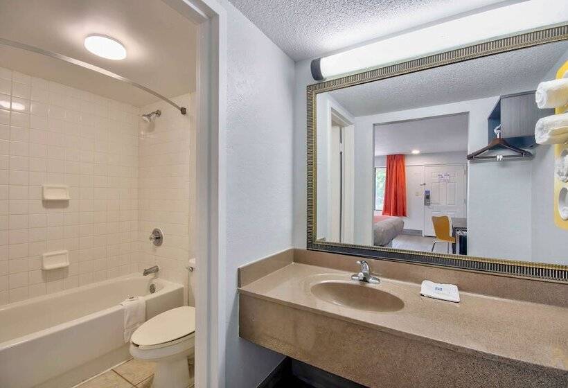 디럭스 룸, Motel 6 Lafayette, La