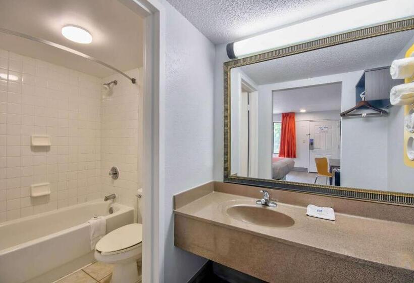 キングサイズベッドのデラックスルーム, Motel 6 Lafayette, La