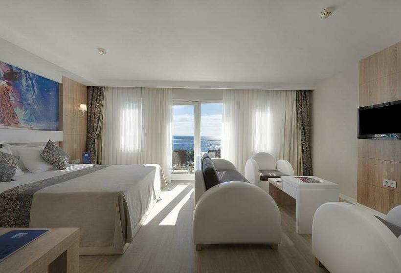 سوییت جونیور با چشم‌انداز دریا, Sealife Family Resort