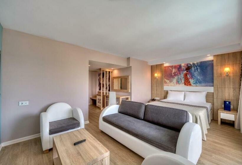 سوییت جونیور با چشم‌انداز دریا, Sealife Family Resort