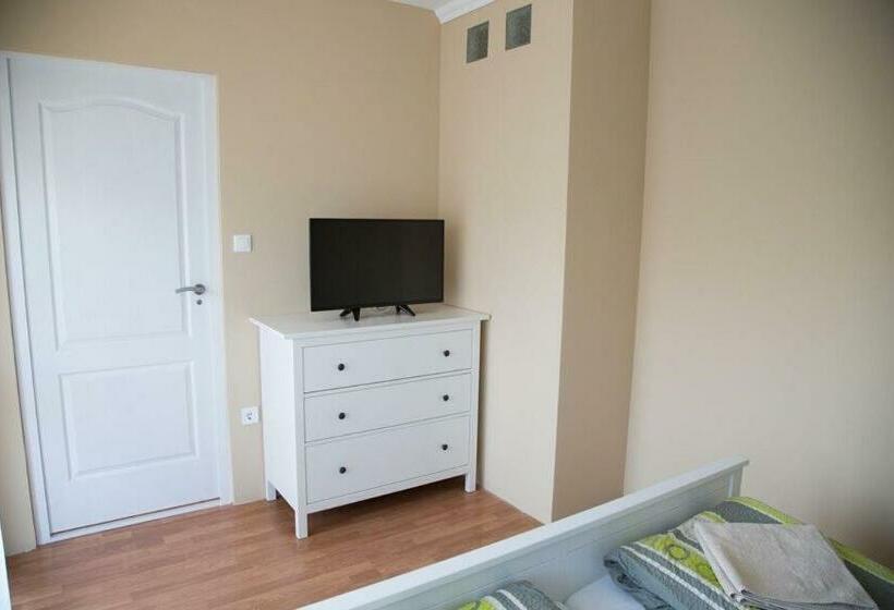 اتاق لوکس, Levendula Apartmanház