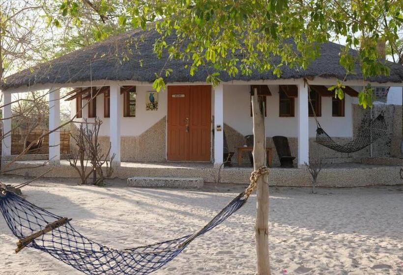 اتاق خانوادگی با چشم‌انداز باغ, Bazouk Du Saloum Ecolodge