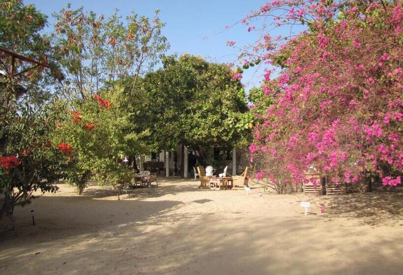 اتاق استاندارد سه تخته با چشم‌انداز باغ, Bazouk Du Saloum Ecolodge