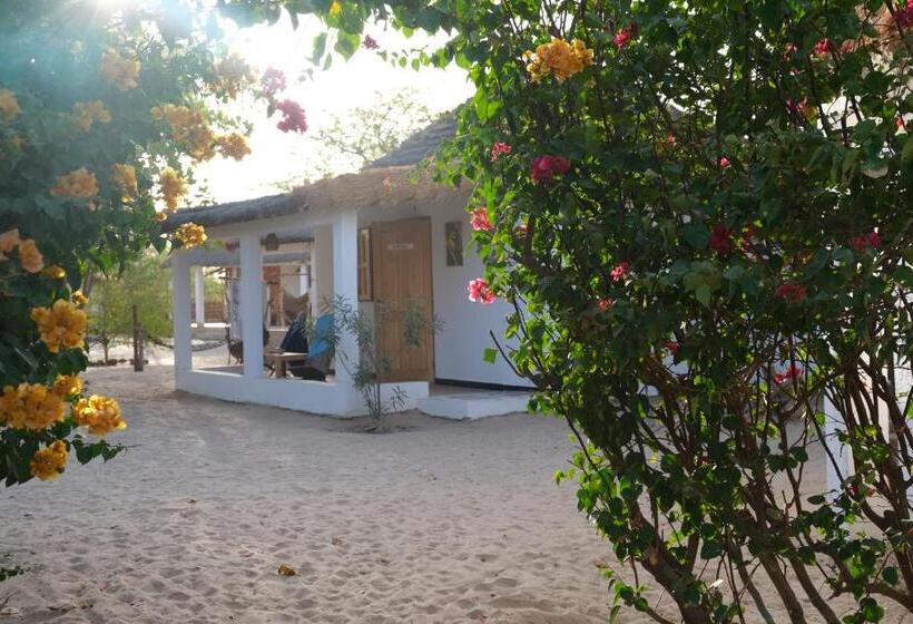 اتاق استاندارد سه تخته با چشم‌انداز باغ, Bazouk Du Saloum Ecolodge