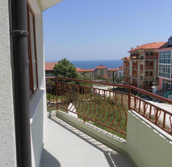 آپارتمان 1 خوابه با بالکن, Family Hotel Amore