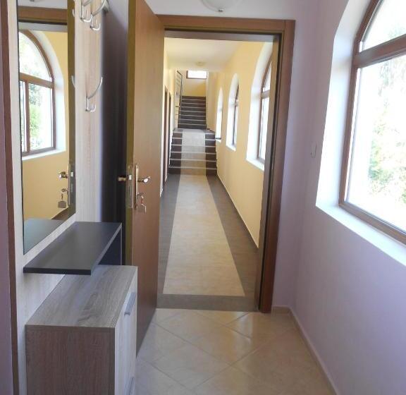 استودیوی استاندارد با چشم‌انداز دریا, Family Hotel Amore
