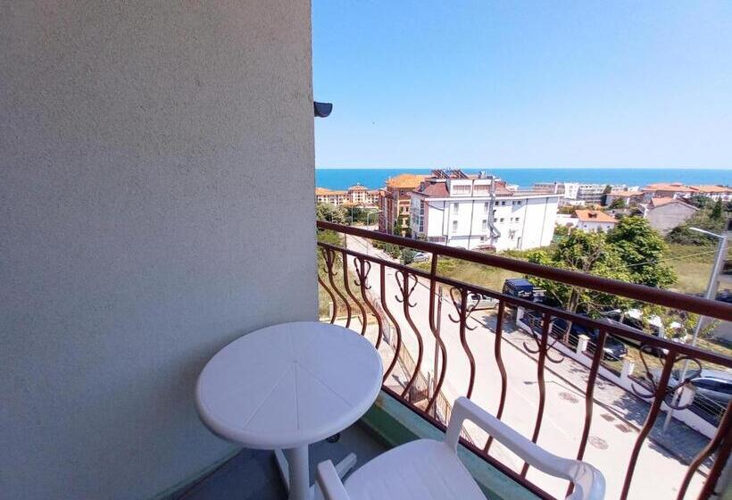 آپارتمان 2 خوابه, Family Hotel Amore