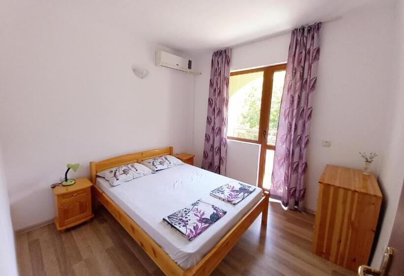 آپارتمان 2 خوابه, Family Hotel Amore