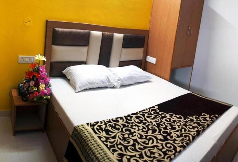 Quarto Deluxe, Goroomgo Sun Shine Regency Shimla