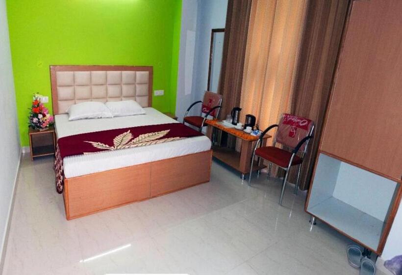 Quarto Deluxe, Goroomgo Sun Shine Regency Shimla