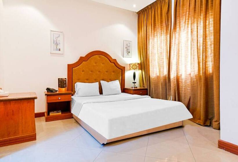 اتاق لوکس با تخت بزرگ, Oyo 118 Revira