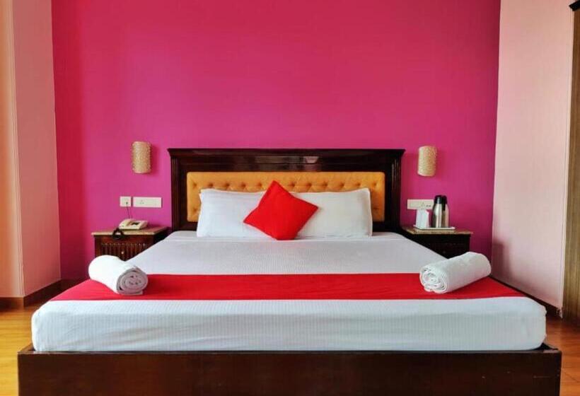 Quarto Deluxe, Goroomgo Sun Shine Regency Shimla