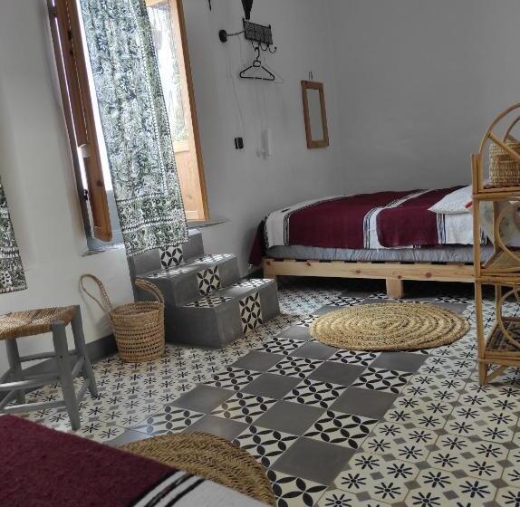 Номер Стандарт с Террасой, Vallparadis Pension Familiar Firdaus
