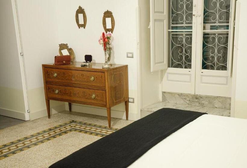 Номер Deluxe, Palazzo Introna