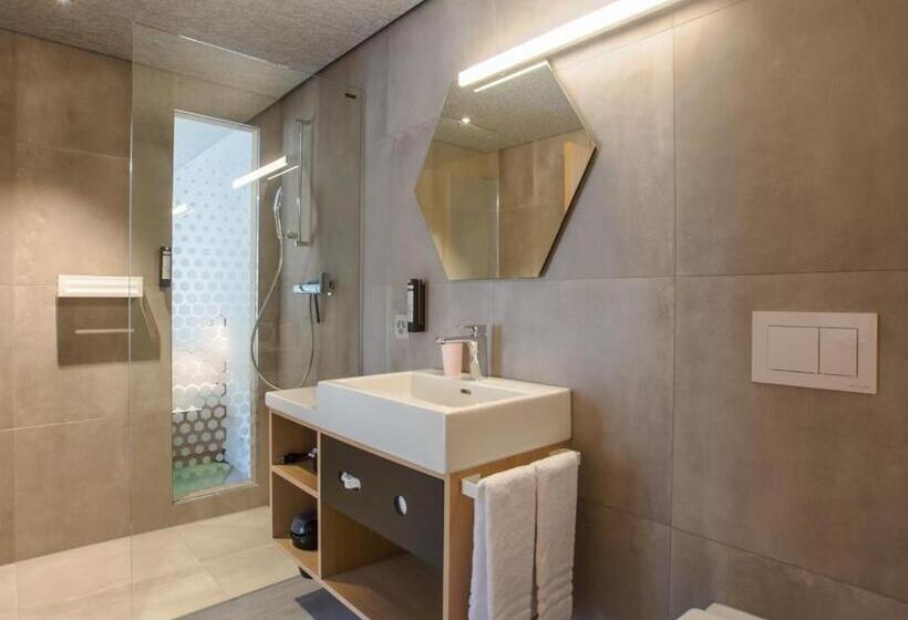 شقة غرفة واحدة, The Lab Hotel & Apartments