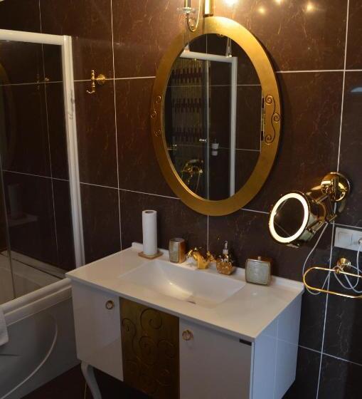 سوئیت با تخت بزرگ, Parla Viens Suites