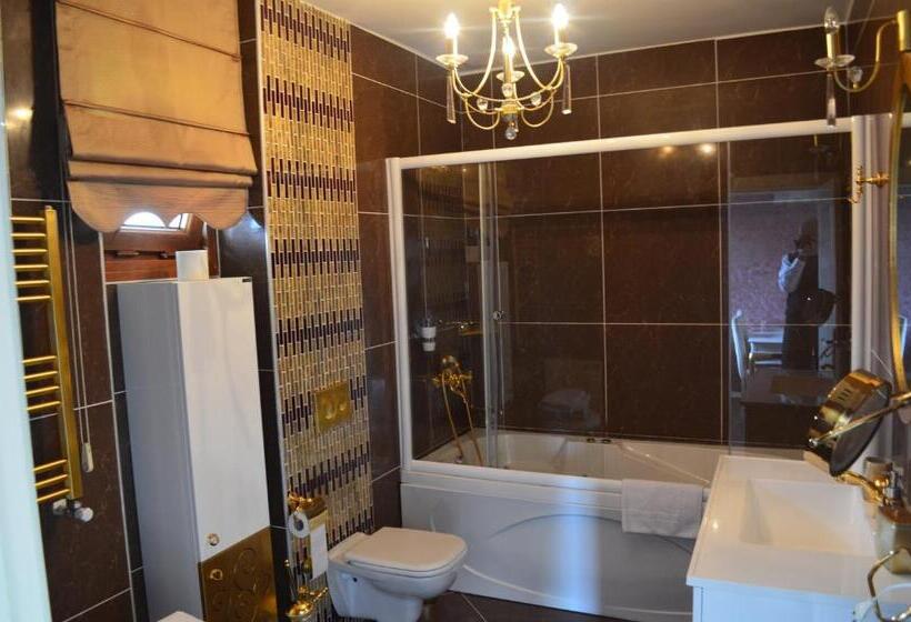 سوئیت با تخت بزرگ, Parla Viens Suites