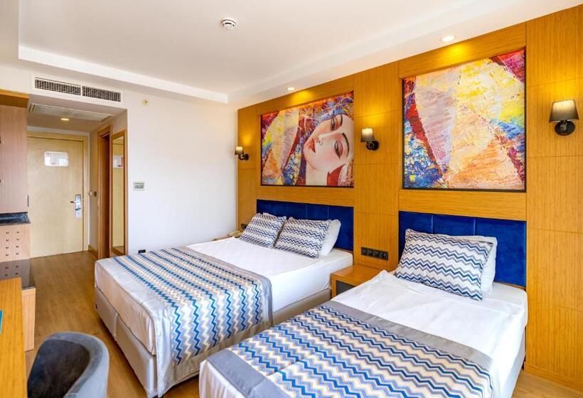 Номер Стандарт Трехместный, Sealife Buket Resort & Beach Hotel   Ultra All Inclusive