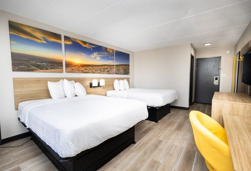 Номер Стандарт 2 Двуспальные Кровати, Days Inn By Wyndham Sharonville