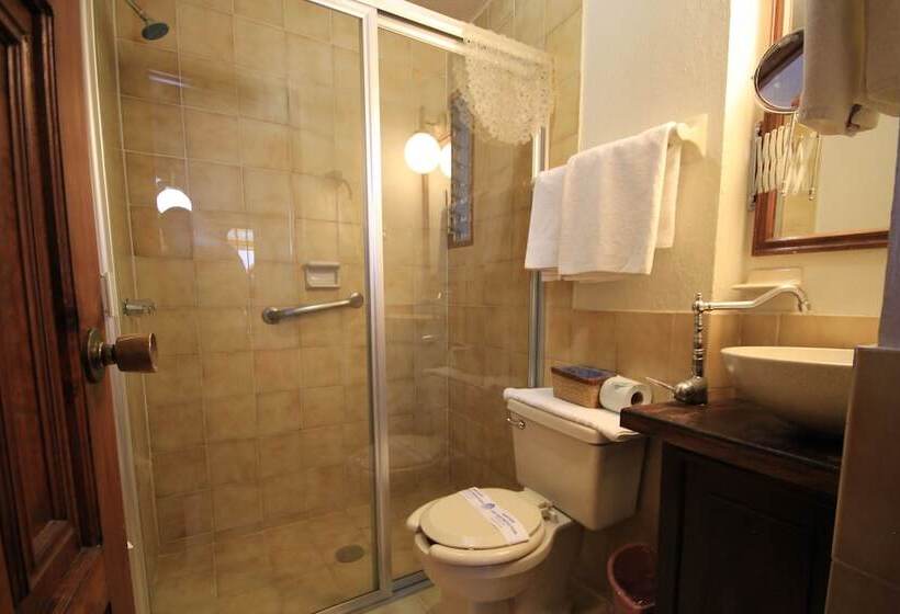اتاق استاندارد سه نفره, Mansion De Los Angeles