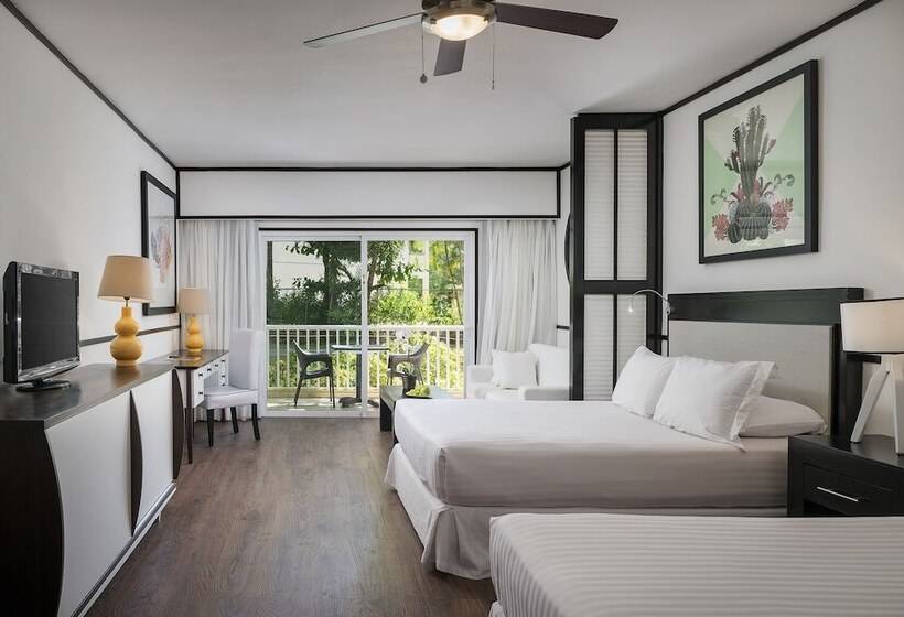 سوییت جونیور با چشم‌انداز استخر, Ocean Blue & Sand Beach Resort - All Inclusive