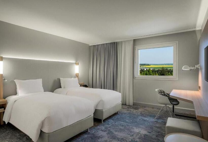 Номер Deluxe, The Jangle Hotel   Paris   Charles De Gaulle   Airport