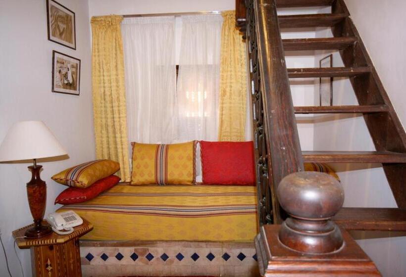 سوییت جونیور, Riad El Ghalia