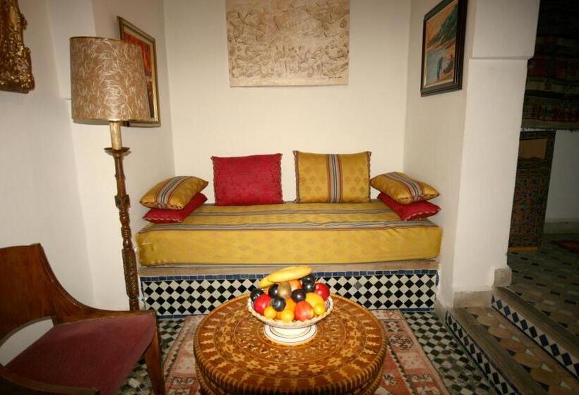 سوییت جونیور, Riad El Ghalia