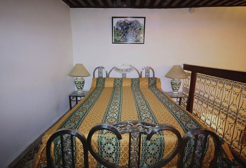 سوییت جونیور, Riad El Ghalia