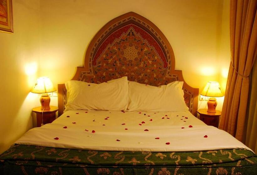 سوییت سوپریور, Riad El Ghalia