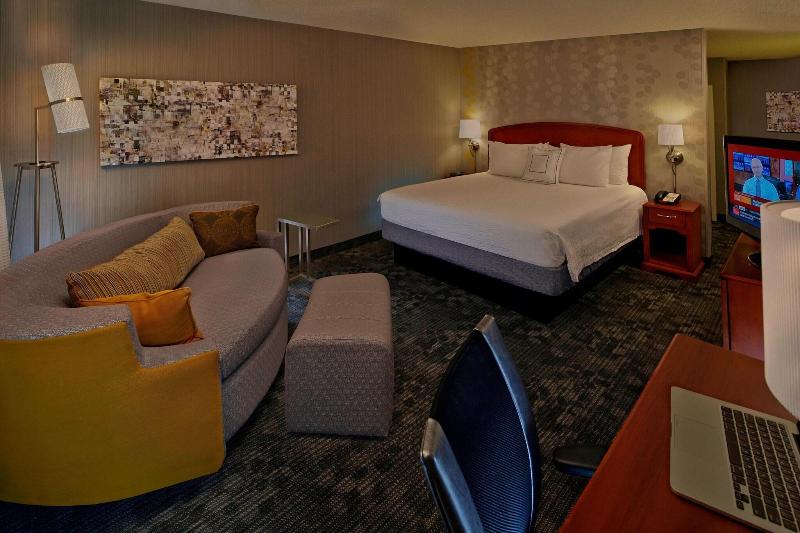 带大床的标准间, Courtyard By Marriott Providence Warwick